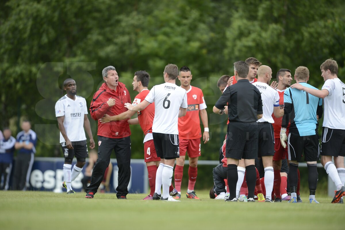 VIDEO şi FOTO Victorie categorică în primul amical din Anglia, Dinamo - Livingston 3-0. Supergol Joel Thomas!