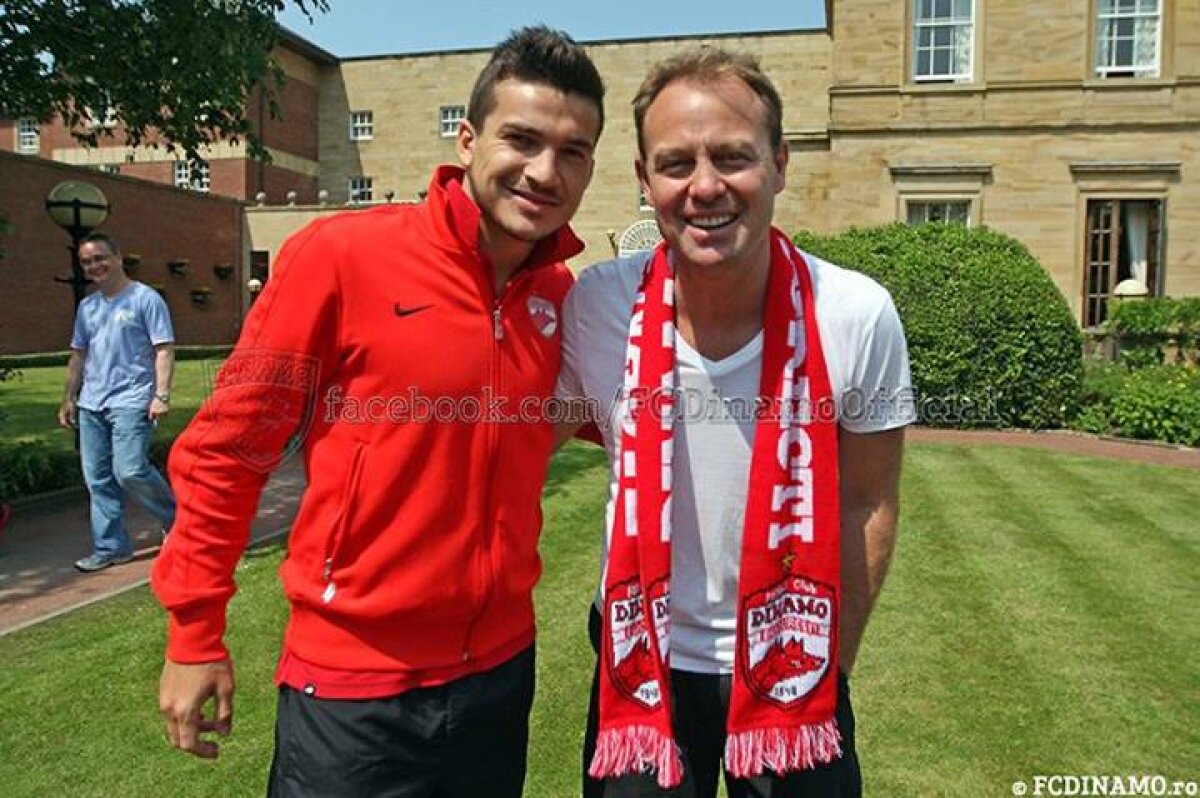 GALERIE FOTO Especially for... Dinamo :D "Cîinii" au fost vizitaţi în cantonament de cîntăreţul Jason Donovan