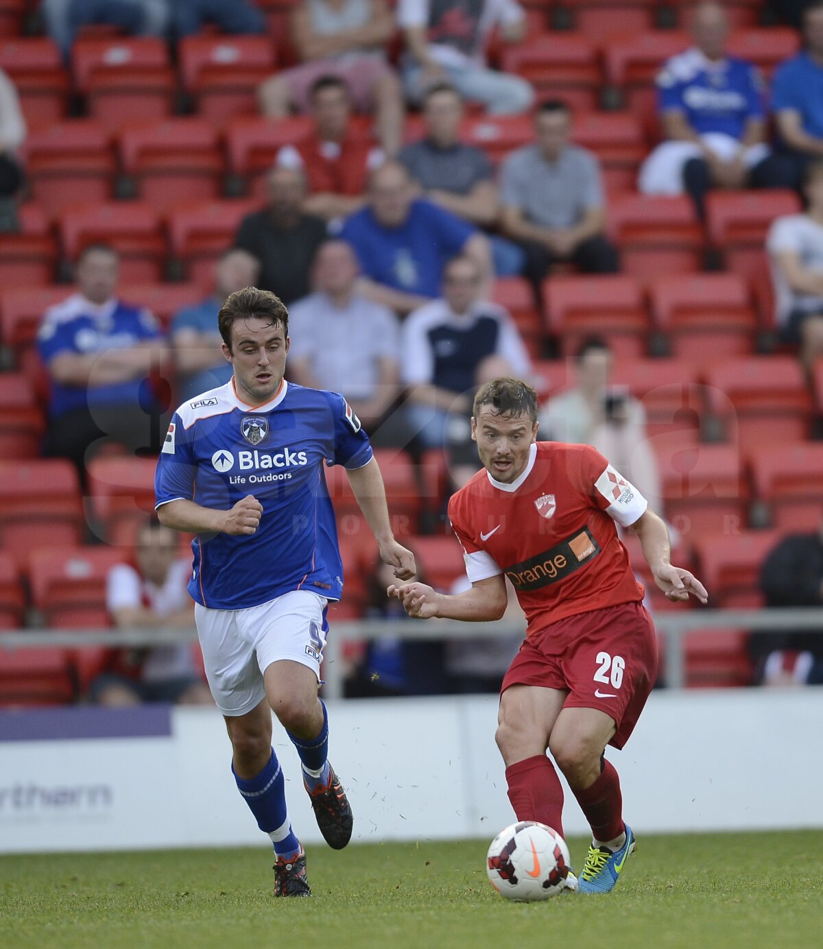 VIDEO+FOTO Doar egal cu Oldham » Dinamo a remizat cu formaţia din liga a treia engleză, 2-2