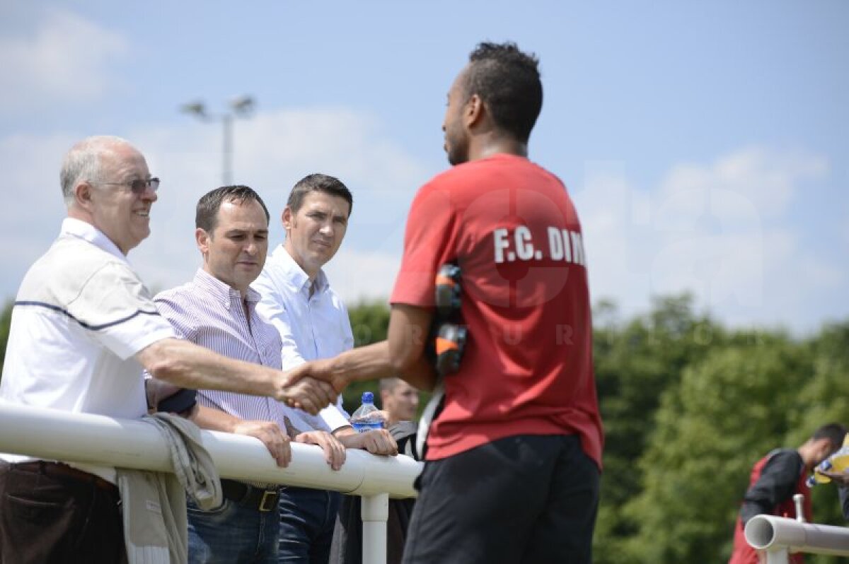 GALERIE FOTO » Luchin a revenit la antrenamente! Imagini de la meciul-şcoală al dinamoviştilor