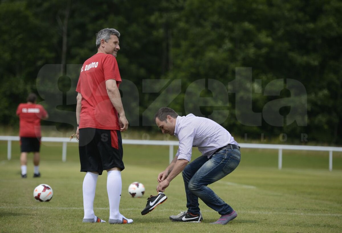 VIDEO şi FOTO Noul transfer al dinamoviştilor e chiar Negoiţă :D Imagini cu acţionarul şutînd la poartă în cantonament