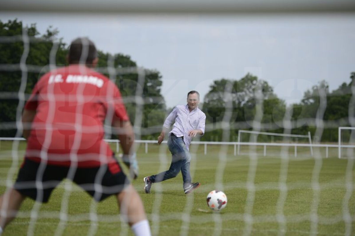 VIDEO şi FOTO Noul transfer al dinamoviştilor e chiar Negoiţă :D Imagini cu acţionarul şutînd la poartă în cantonament