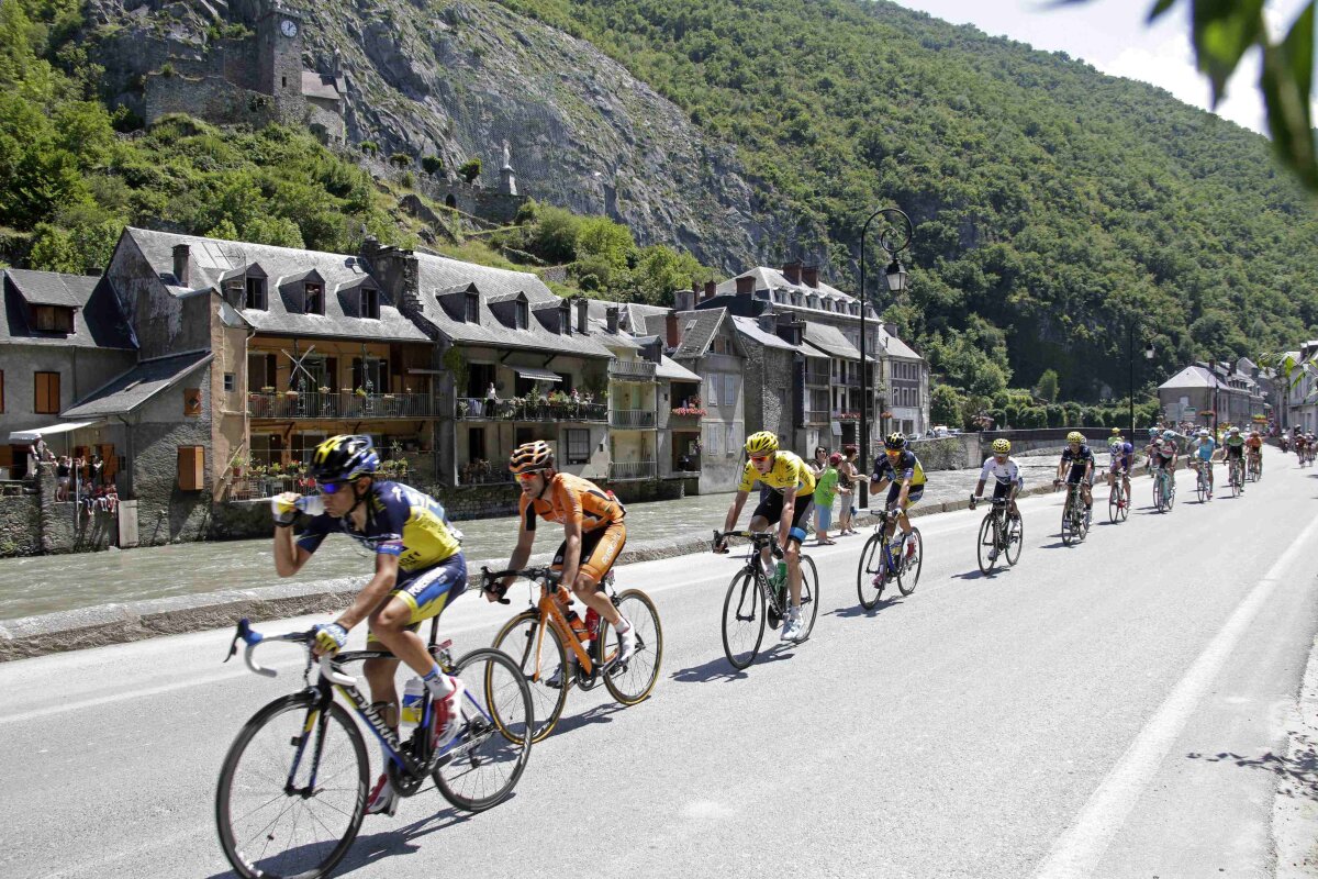 Nici o zgîrietură pe armură! Chris Froome a supravieţuit unei etape în care Movistar şi Saxo au încercat imposibilul