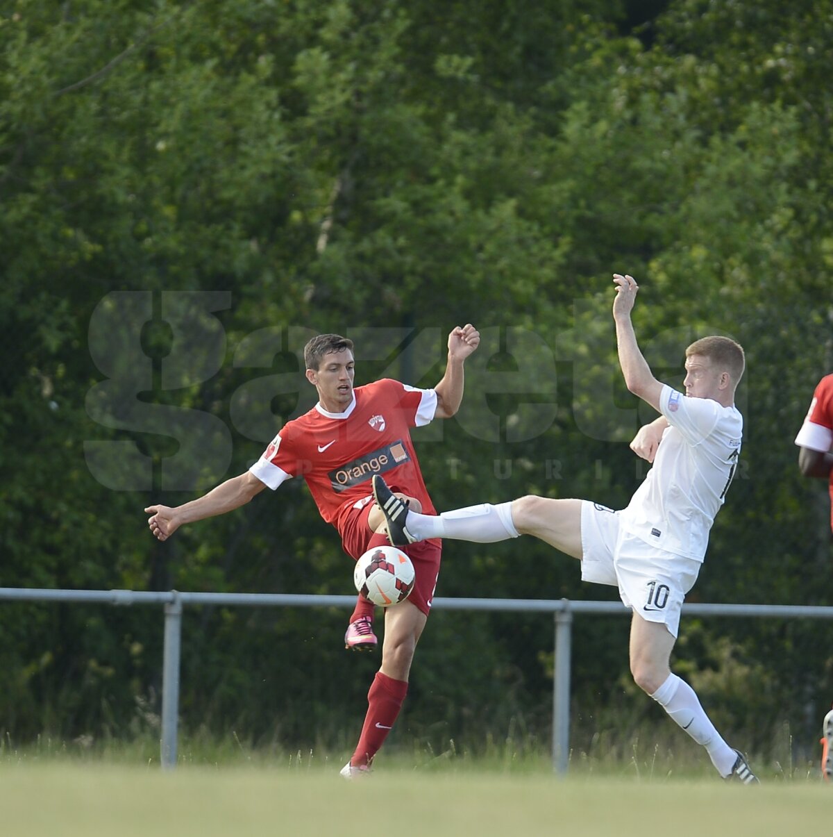 VIDEO şi FOTO Fără Alexe, atac de liga a 3-a » Dinamo - Ayr United 1-1