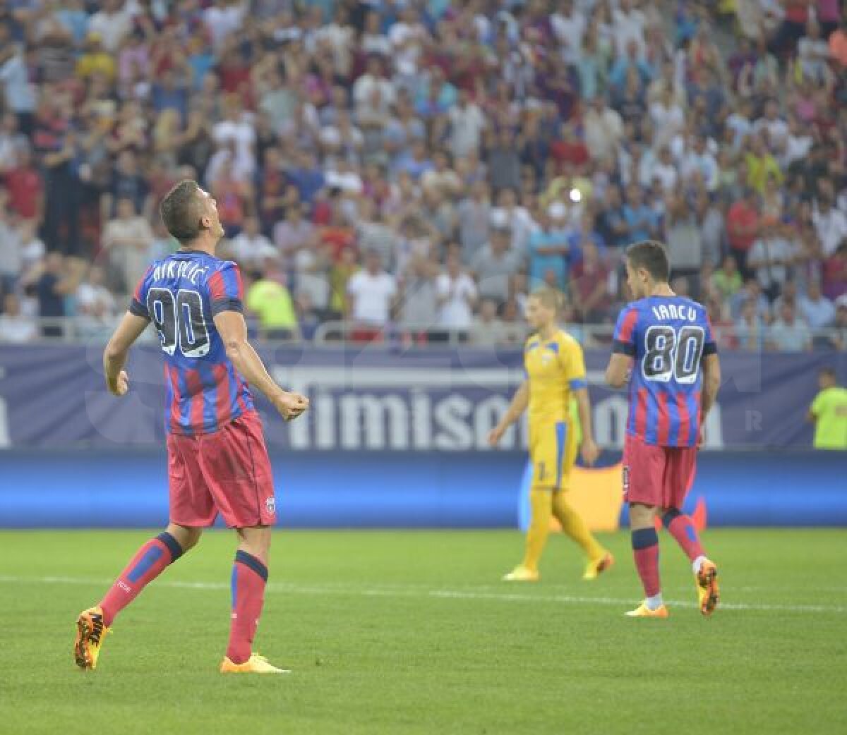 FOTO A şasea Supercupă » Steaua bifează al doilea trofeu în 2013, după 3-0 cu Petrolul