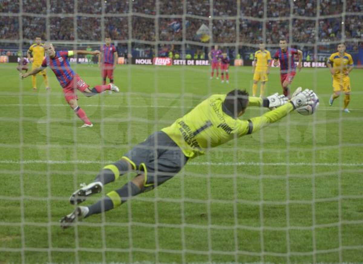 FOTO A şasea Supercupă » Steaua bifează al doilea trofeu în 2013, după 3-0 cu Petrolul