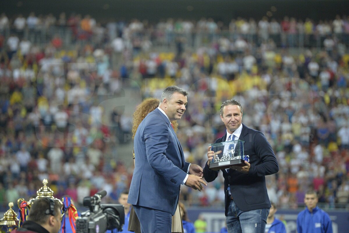 FOTO A şasea Supercupă » Steaua bifează al doilea trofeu în 2013, după 3-0 cu Petrolul