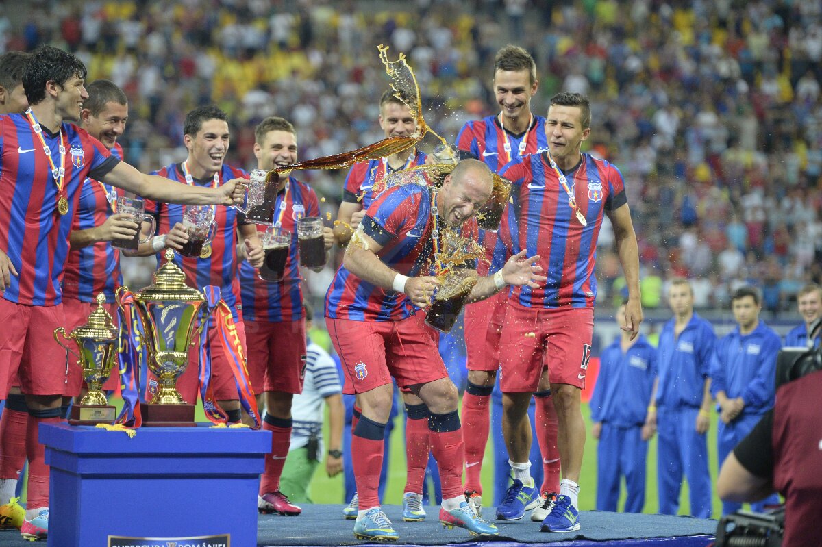 FOTO A şasea Supercupă » Steaua bifează al doilea trofeu în 2013, după 3-0 cu Petrolul