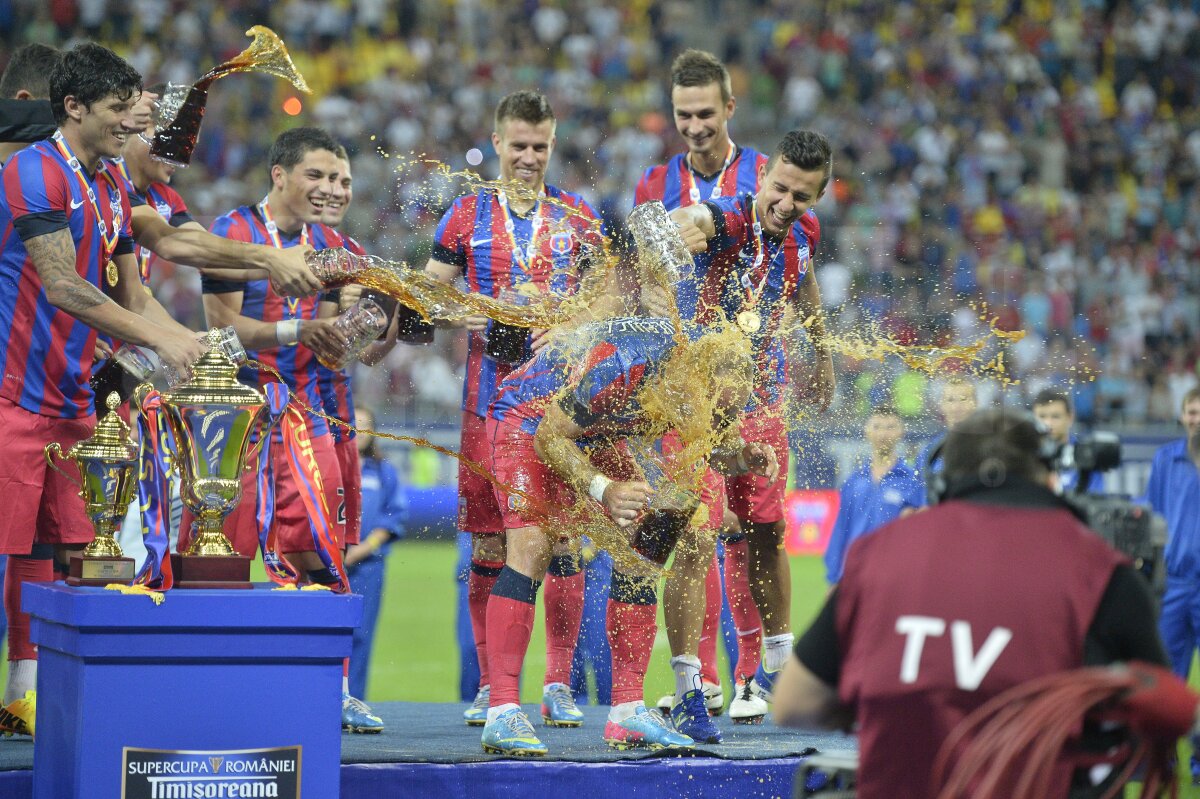 FOTO A şasea Supercupă » Steaua bifează al doilea trofeu în 2013, după 3-0 cu Petrolul