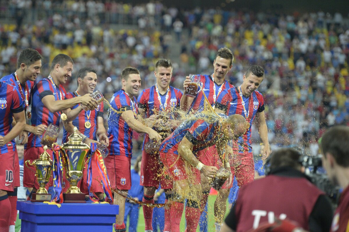 FOTO A şasea Supercupă » Steaua bifează al doilea trofeu în 2013, după 3-0 cu Petrolul