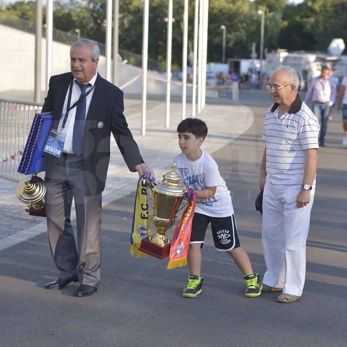 GALERIE FOTO Spectacol în tribune şi în teren la Supercupa României » Vezi o galerie foto de excepţie