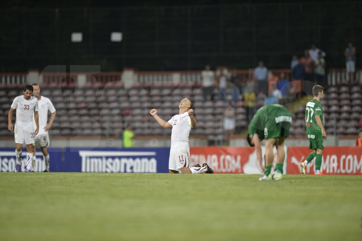 FOTO Explozie de bucurie rapidistă » Giuleştenii au sărbătorit alături de suporteri supravieţuirea în Liga 1