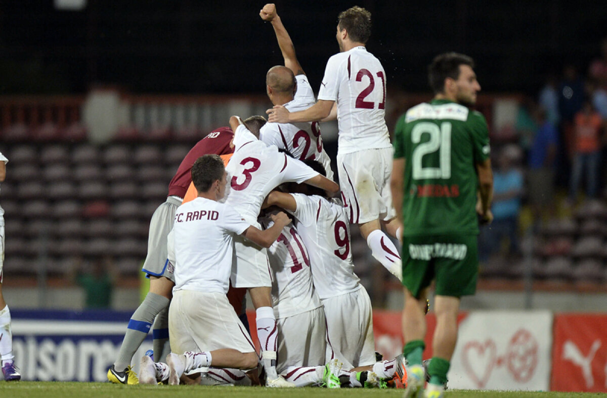 FOTO Sărbătoare pe teren şi în vestiarul Rapidului după 2-1 cu Chiajna: ”Să vină banii şi berea!”