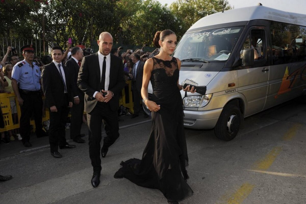 GALERIE FOTO » Xavi Hernandez a renunţat la burlăcie » Imagini de la nunta cu jurnalista Núria Cunillera