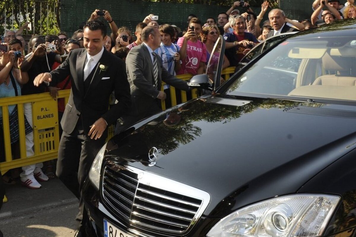 GALERIE FOTO » Xavi Hernandez a renunţat la burlăcie » Imagini de la nunta cu jurnalista Núria Cunillera