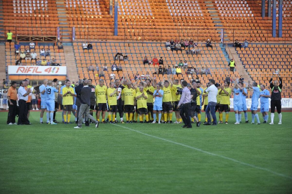 Galerie FOTO Moldovenii vin motorizaţi spre Bucureşti să înfrunte Steaua