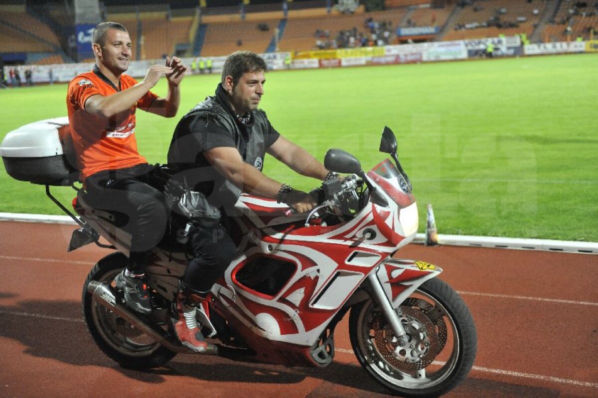 Galerie FOTO Moldovenii vin motorizaţi spre Bucureşti să înfrunte Steaua