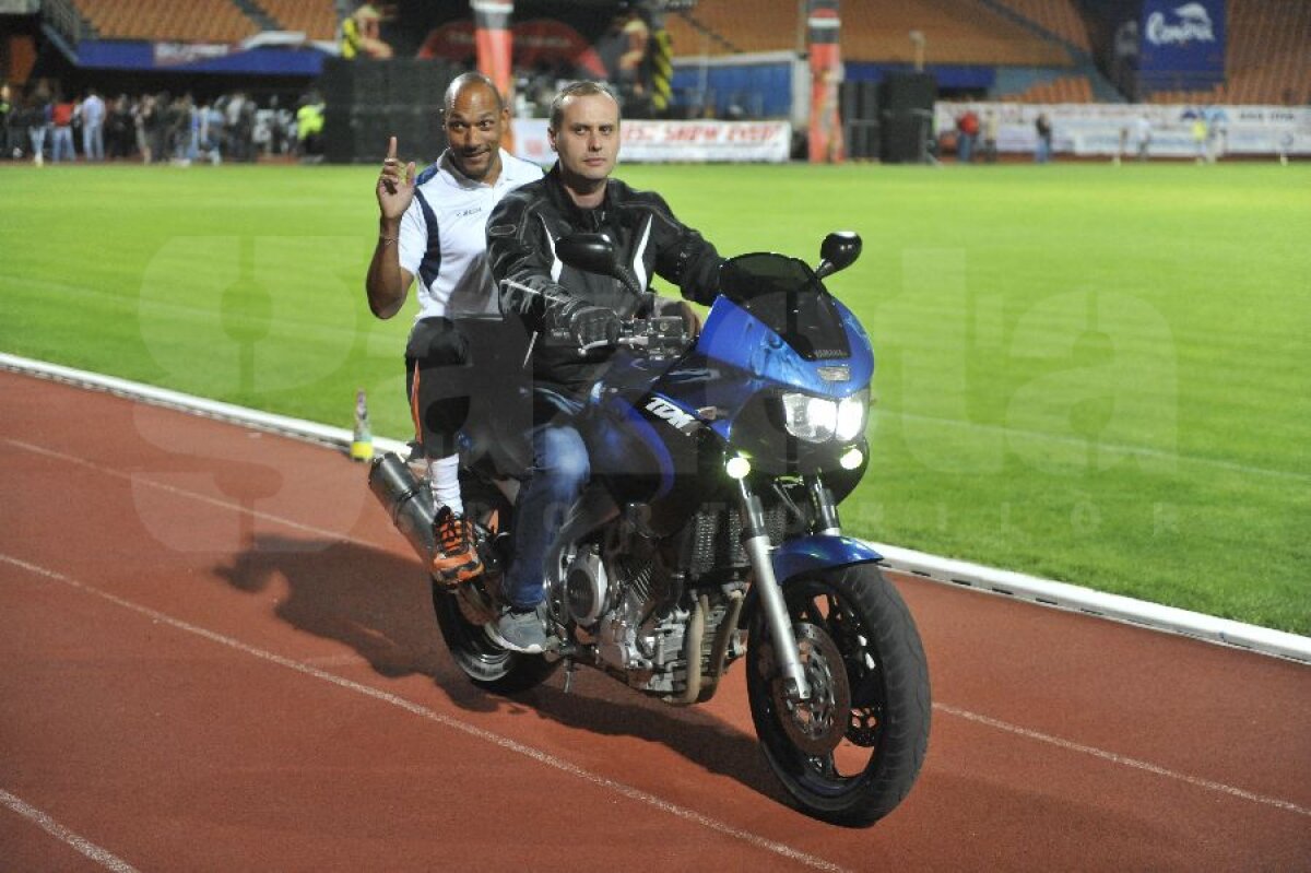 Galerie FOTO Moldovenii vin motorizaţi spre Bucureşti să înfrunte Steaua