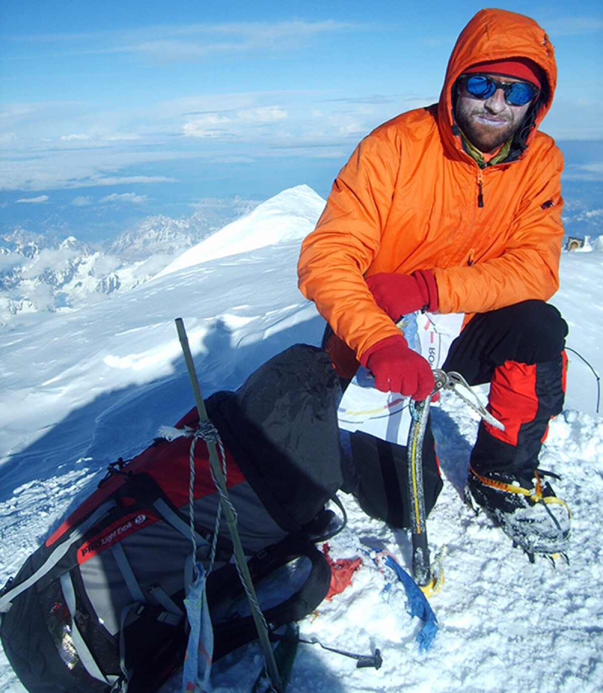 Coborîre dificilă, pe întuneric » Alpiniştii români au urcat 12 ore neîntrerupt pînă au ajuns pe vîrful Nanga Parbat