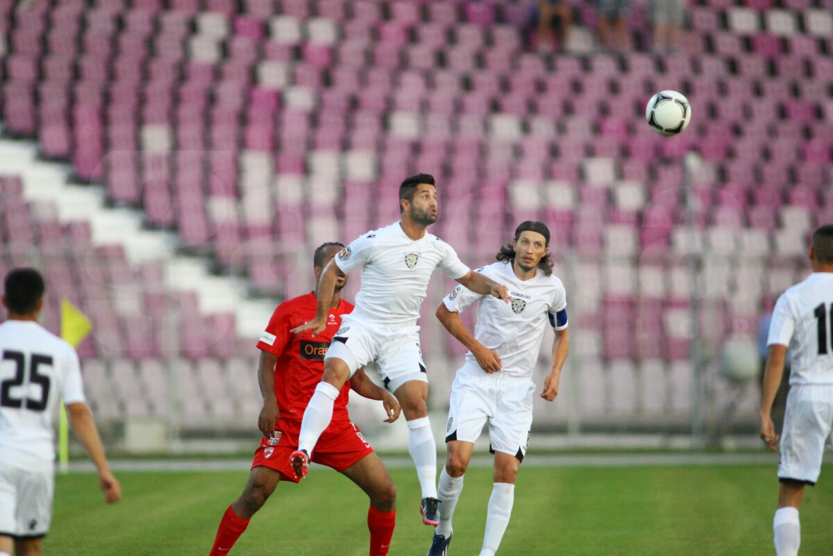 VIDEO+FOTO SMURD-ul n-a funcţionat » ACS Poli a învins Dinamo cu 2-0!