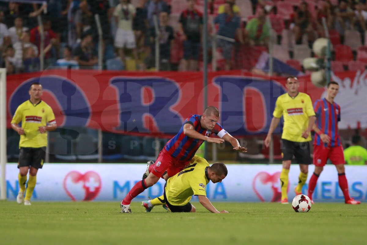 FOTO şi VIDEO Steaua - Ceahlăul 2-1 » Campioana s-a chinuit la primul meci în noul sezon