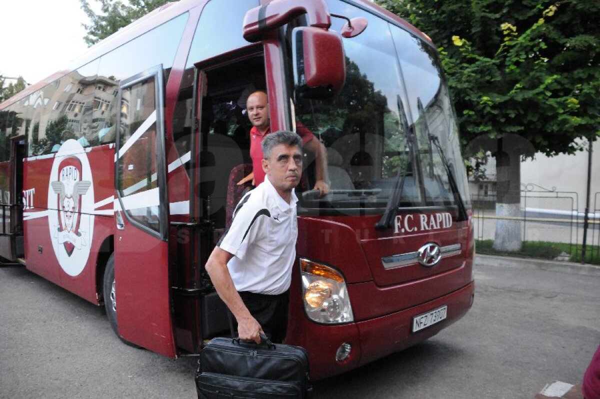 Galerie foto » Au ajuns aseară, cu autocarul » Imagini de la sosirea giuleştenilor la Vaslui