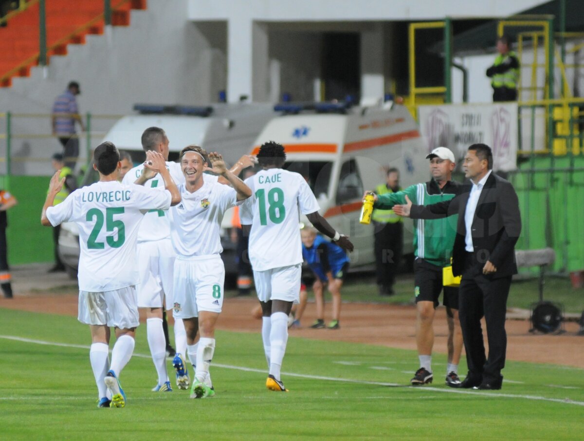 FOTO&VIDEO Giuleşteni cu două feţe » După o repriză dezastruoasă, Rapid a fost aproape să producă surpriza la Vaslui, 1-2