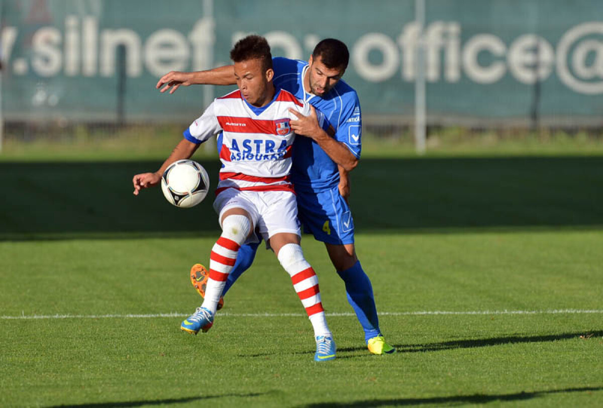 VIDEO Corona nouă cu oşteni pensionari » Oţelul a cîşigat la limită, 1-0, din penalty şi după un joc sterp