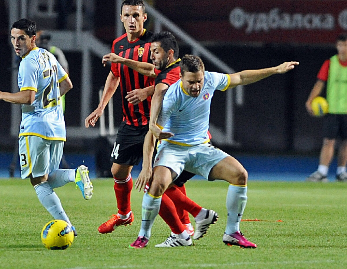 FOTO Încă doi paşi » Steaua a învins-o pe Vardar şi în Macedonia, 2-1, şi e gata de înfruntarea cu Dinamo Tbilisi