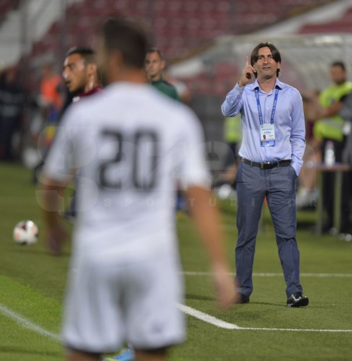 VIDEO+FOTO CFR Cluj a remizat cu ACS Poli, 2-2, într-un meci pe care l-a terminat în opt jucători!