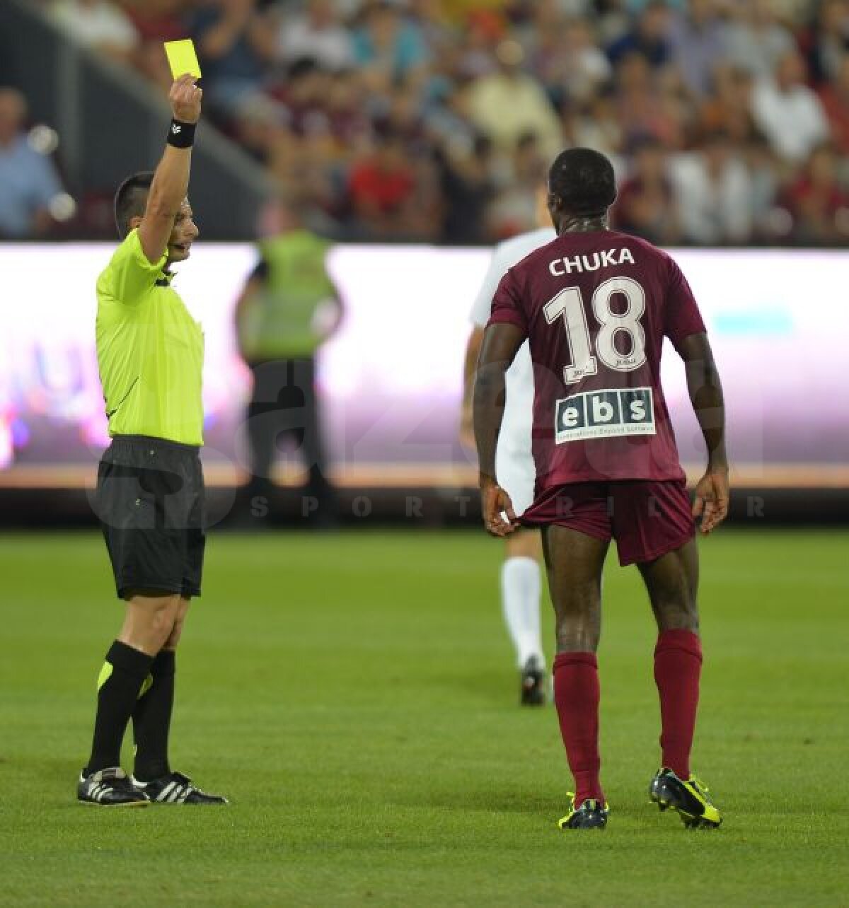 VIDEO+FOTO CFR Cluj a remizat cu ACS Poli, 2-2, într-un meci pe care l-a terminat în opt jucători!