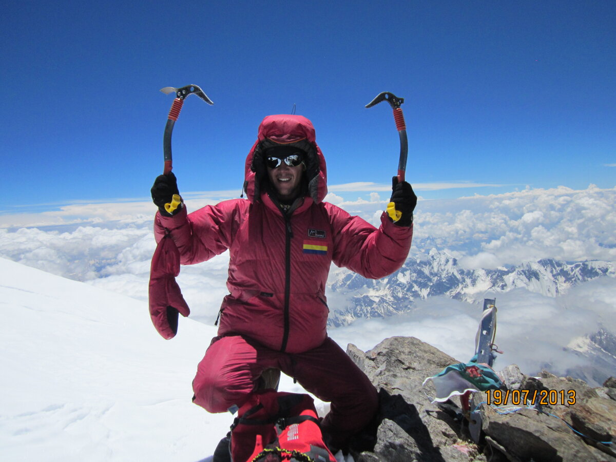 FOTO Momente de groază şi fotografii cu alpiniştii români care au răpus Muntele Ucigaş: "Cîteva secunde şi mă mătura avalanşa!"