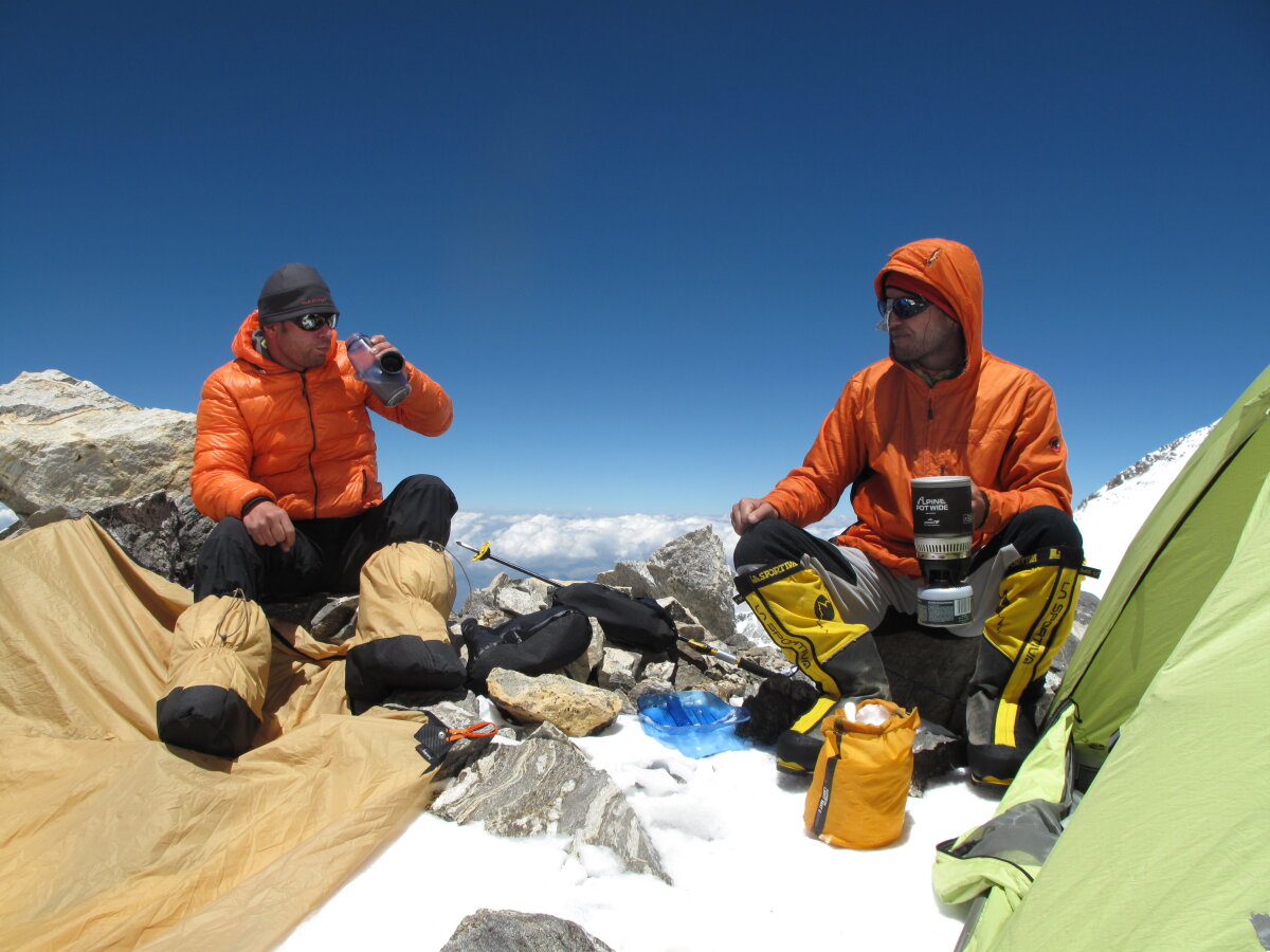 FOTO Momente de groază şi fotografii cu alpiniştii români care au răpus Muntele Ucigaş: "Cîteva secunde şi mă mătura avalanşa!"