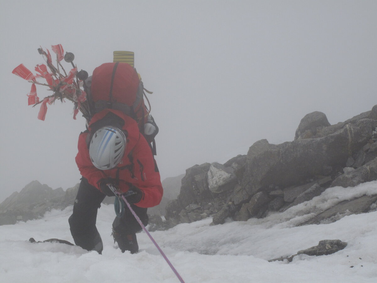 FOTO Momente de groază şi fotografii cu alpiniştii români care au răpus Muntele Ucigaş: "Cîteva secunde şi mă mătura avalanşa!"