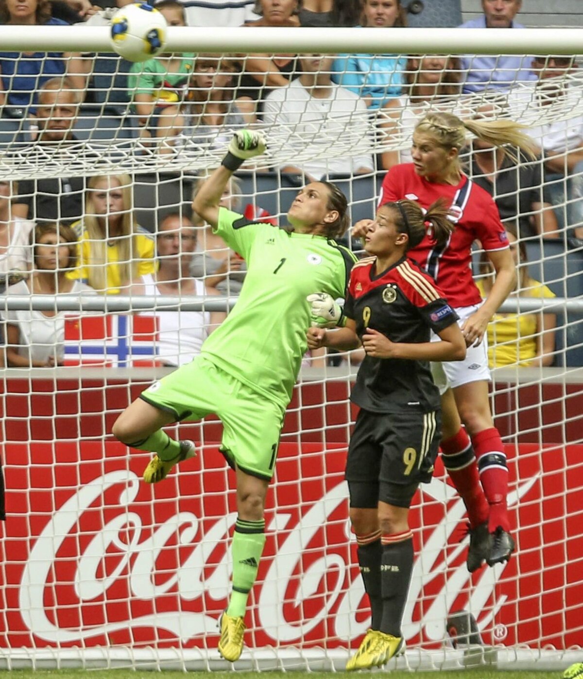 Curajoasă! » Cu Dorcioman arbitru în finală, Germania a cucerit al 8-lea titlu european la feminin: 1-0 cu Norvegia