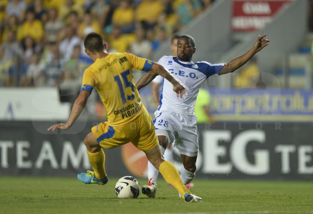 FOTO + VIDEO Final incendiar în derby-ul european cu două goluri şi un penalty ratat » Petrolul - Pandurii 1-1