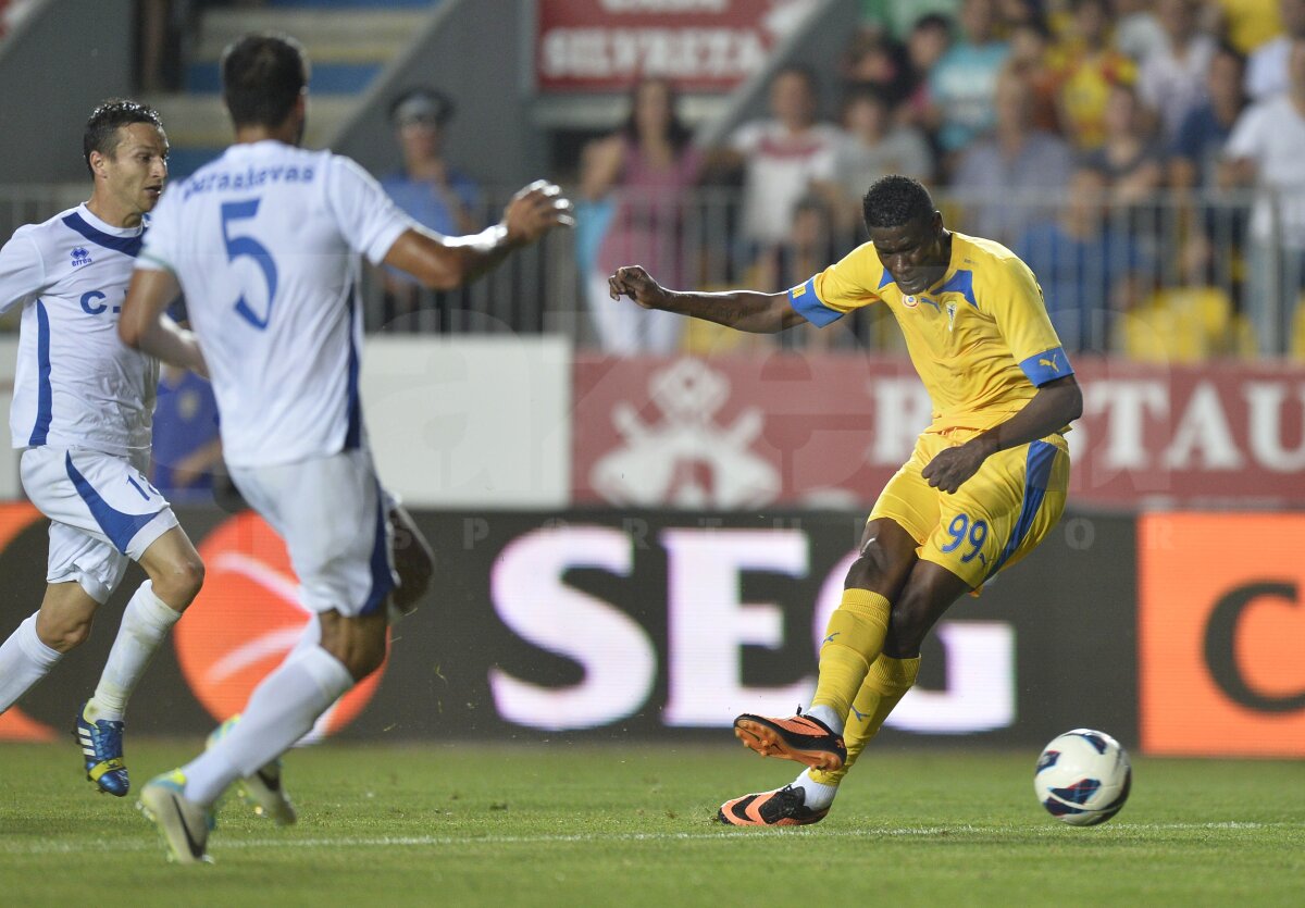 FOTO + VIDEO Final incendiar în derby-ul european cu două goluri şi un penalty ratat » Petrolul - Pandurii 1-1
