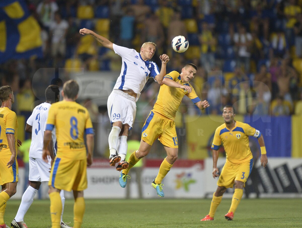 FOTO + VIDEO Final incendiar în derby-ul european cu două goluri şi un penalty ratat » Petrolul - Pandurii 1-1