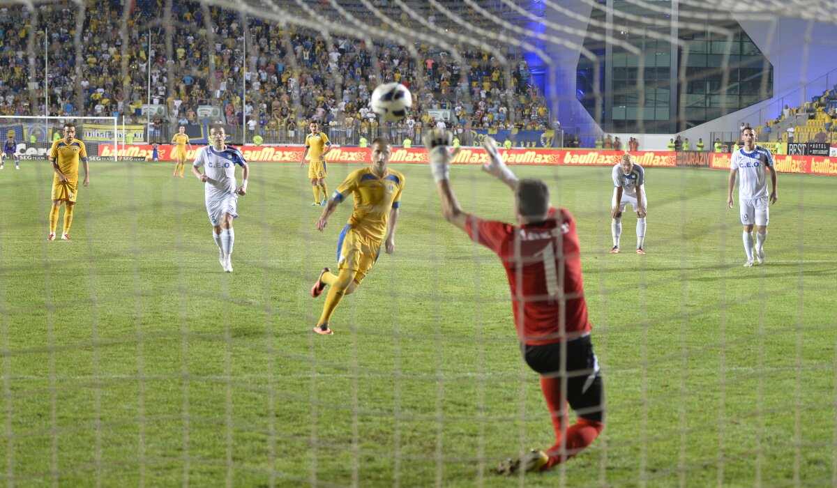 FOTO + VIDEO Final incendiar în derby-ul european cu două goluri şi un penalty ratat » Petrolul - Pandurii 1-1