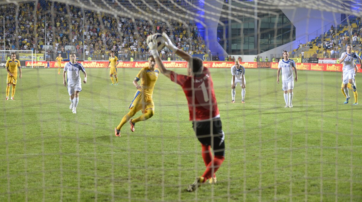 FOTO + VIDEO Final incendiar în derby-ul european cu două goluri şi un penalty ratat » Petrolul - Pandurii 1-1