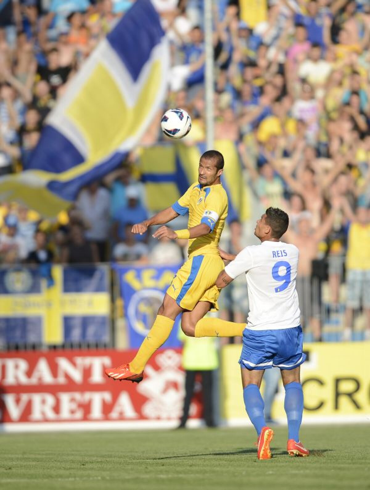 VIDEO şi FOTO S-au trezit tîrziu » Petrolul a remizat cu Vitesse, 1-1, Grozav egalînd pe final de meci