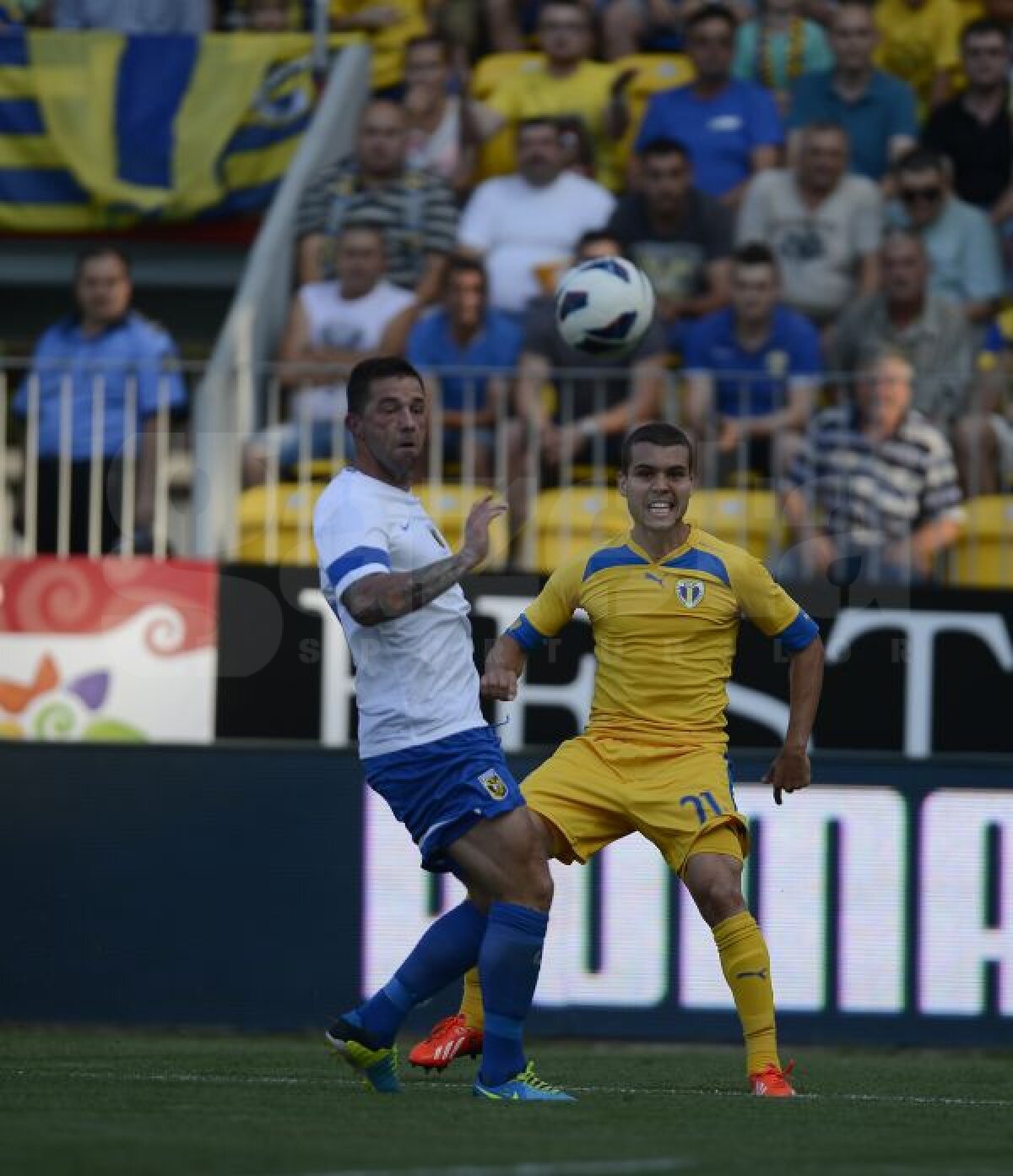 VIDEO şi FOTO S-au trezit tîrziu » Petrolul a remizat cu Vitesse, 1-1, Grozav egalînd pe final de meci