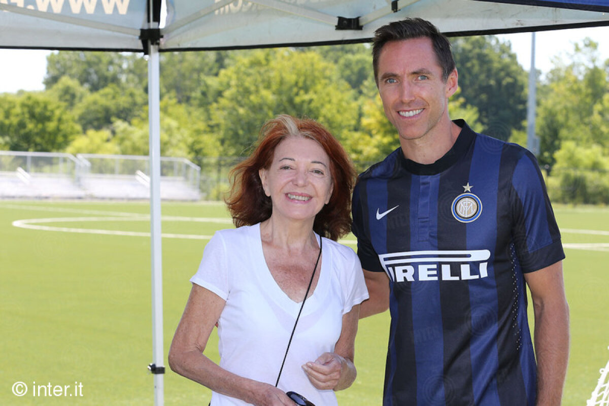 FOTO Steve Nash, ”în probe” la Interul lui Chivu. Starul lui Lakers a arătat că ştie cu mingea!