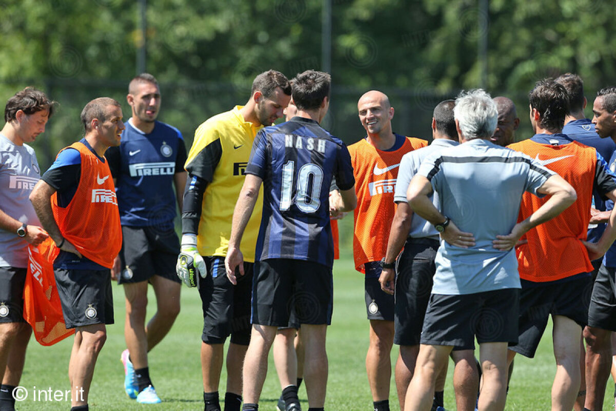 FOTO Steve Nash, ”în probe” la Interul lui Chivu. Starul lui Lakers a arătat că ştie cu mingea!