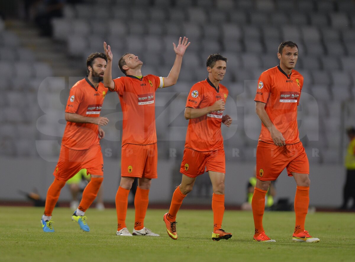 FOTO&VIDEO "Nemţenii", greu de "ucis" » Ceahlăul a obţinut un punct la U Cluj, scor 1-1, jucînd în inferioritate 50 de minute