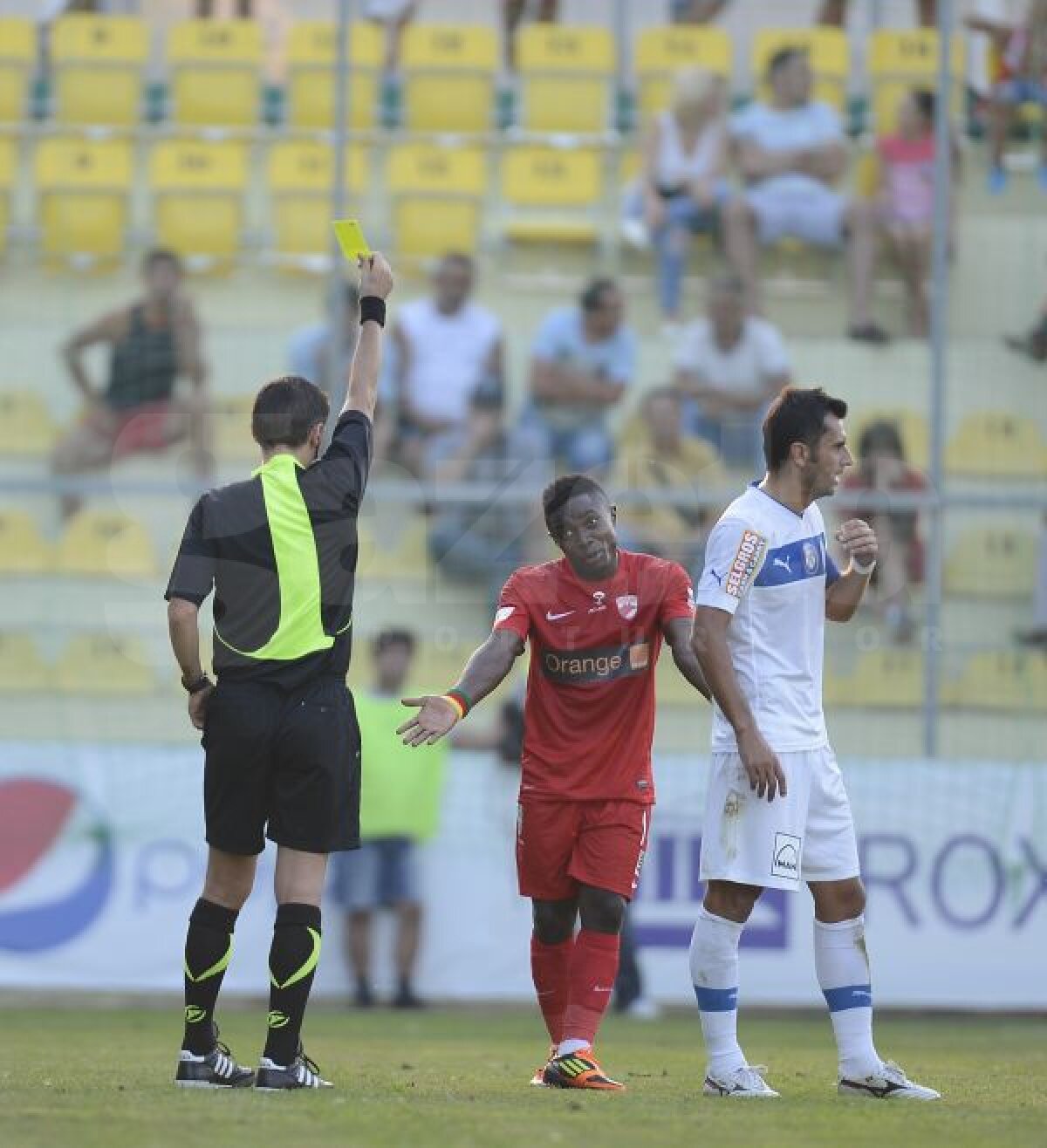 VIDEO+FOTO "Cîinii" nu muşcă puşti » Dinamo a remizat cu Viitorul, 0-0, ajungînd la 3 meciuri fără victorie în faţa constănţenilor