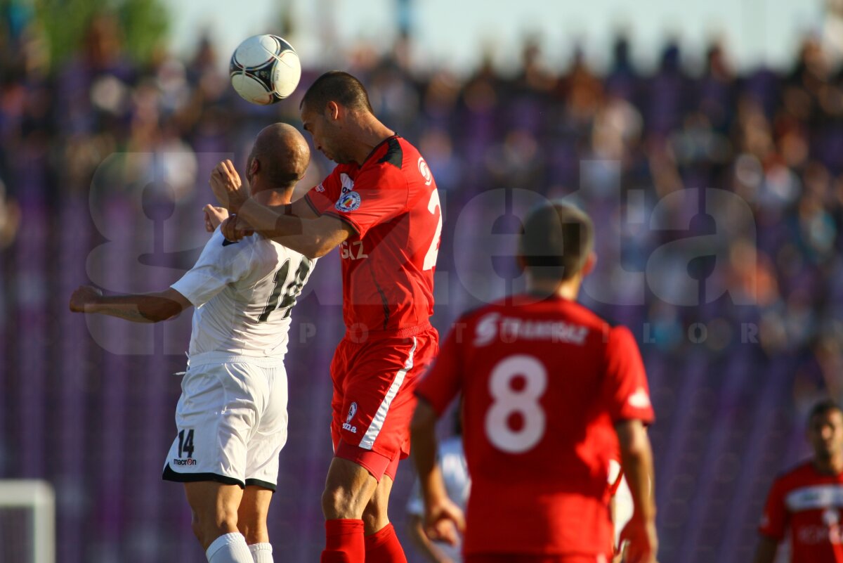 FOTO şi VIDEO Tot Banatul-i fruncea » ACS Poli - Gaz Metan 2-1
