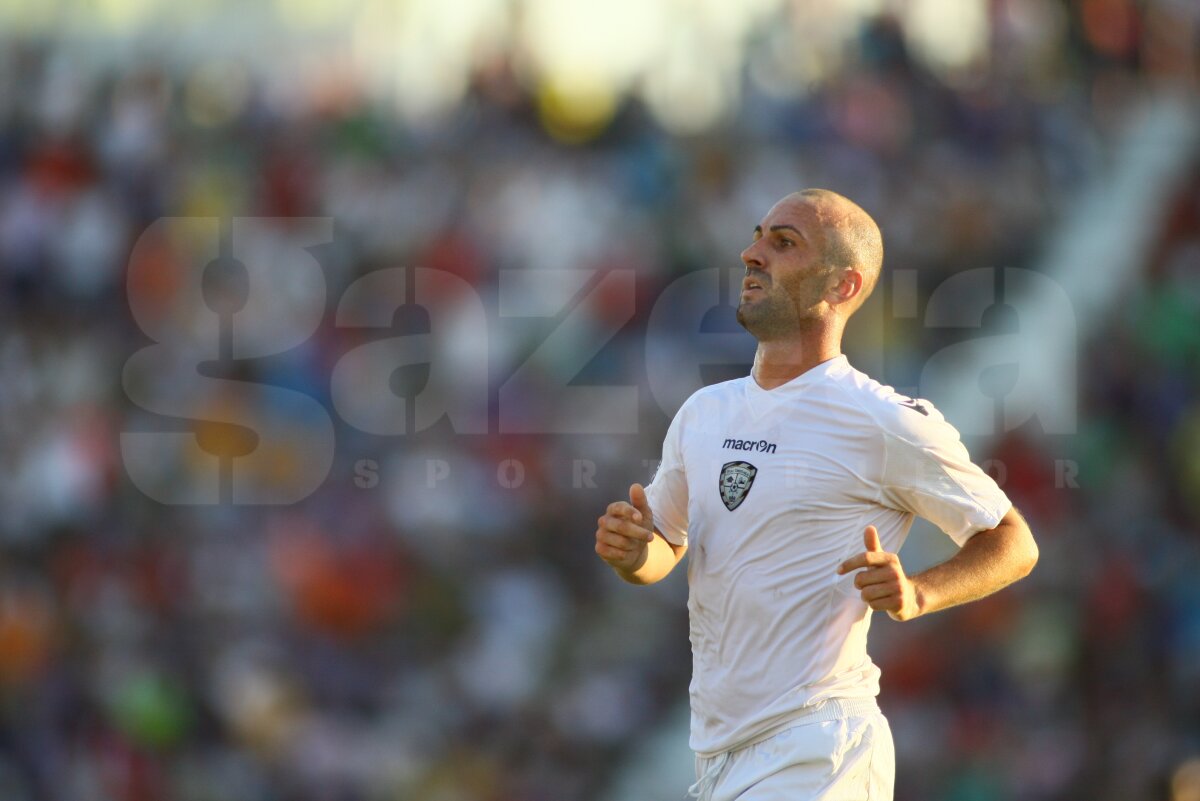 FOTO şi VIDEO Tot Banatul-i fruncea » ACS Poli - Gaz Metan 2-1