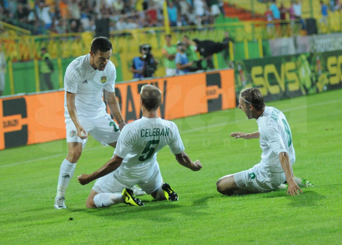 FOTO şi VIDEO Le-au dat cu terenu-n cap » FC Vaslui a umilit CFR Cluj, 4-0