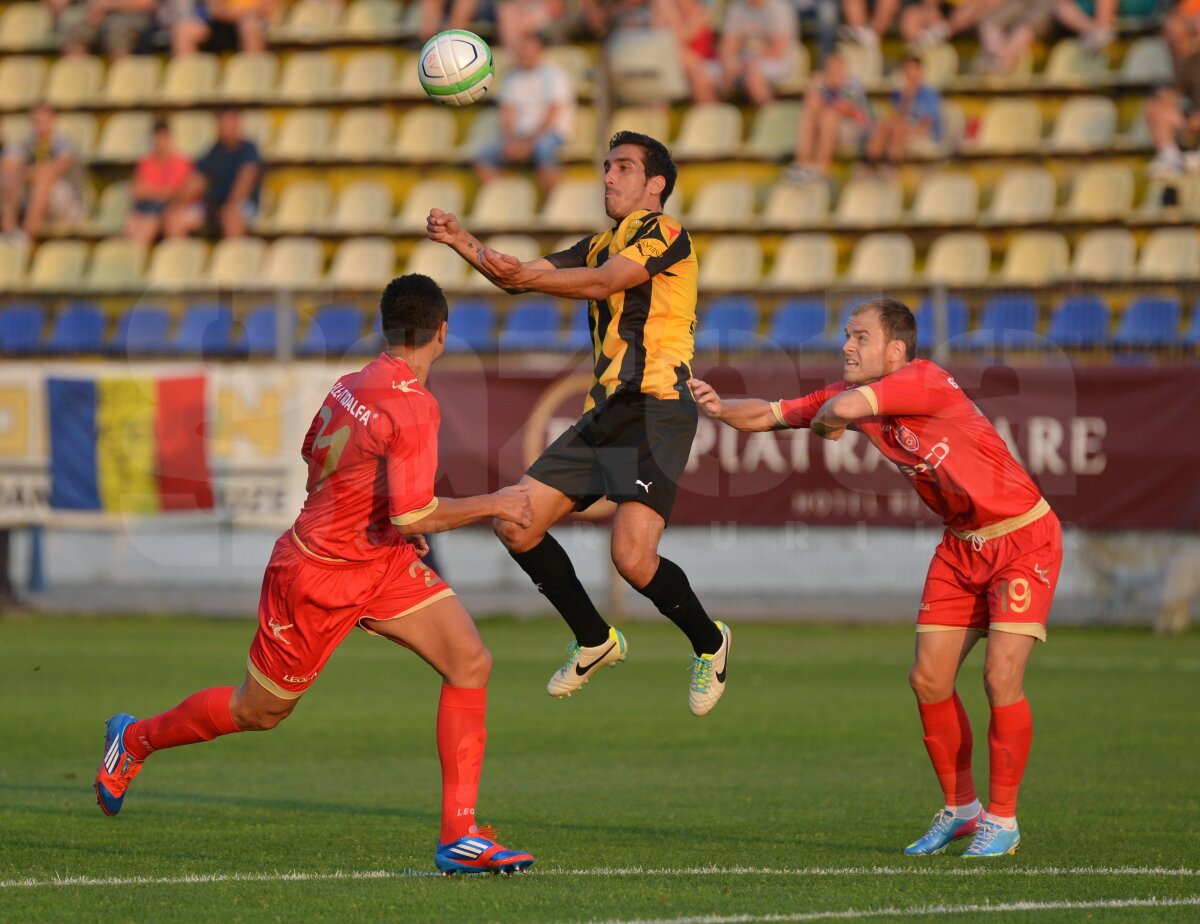 FOTO şi VIDEO FC Braşov - FC Botoşani 1-2 » Moldovenii sînt lideri în Liga 1
